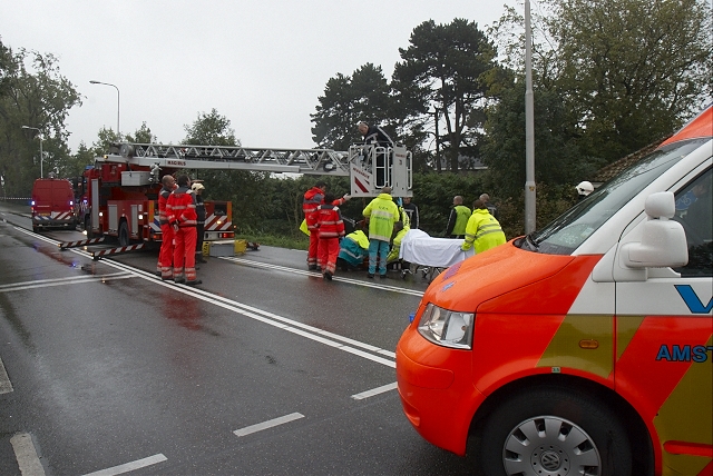 2010/261/GB 20100930 022 Hoofdweg voertuig te water.jpg